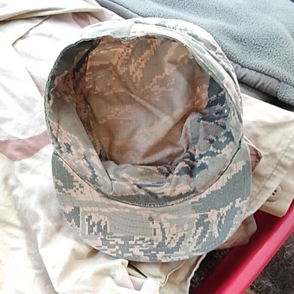 Authentic military camo hat - Picture 2 of 3